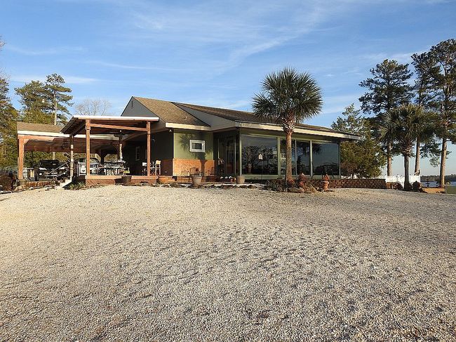 Image of 220 Honeysuckle Ln