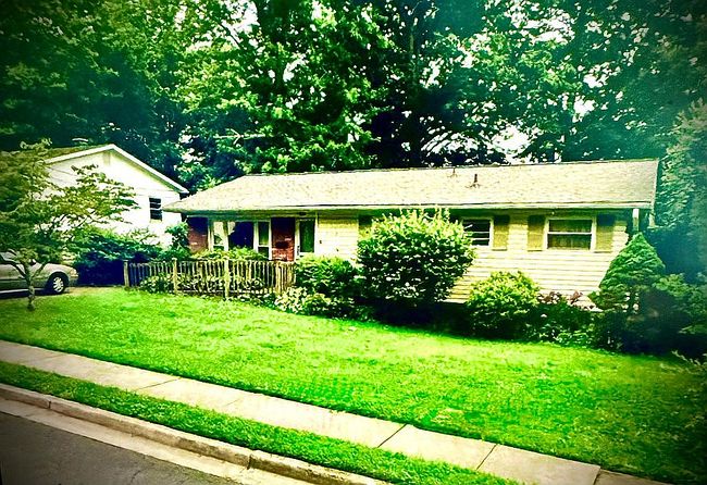Photo of 1412 Ross Dr Sw, Vienna, VA