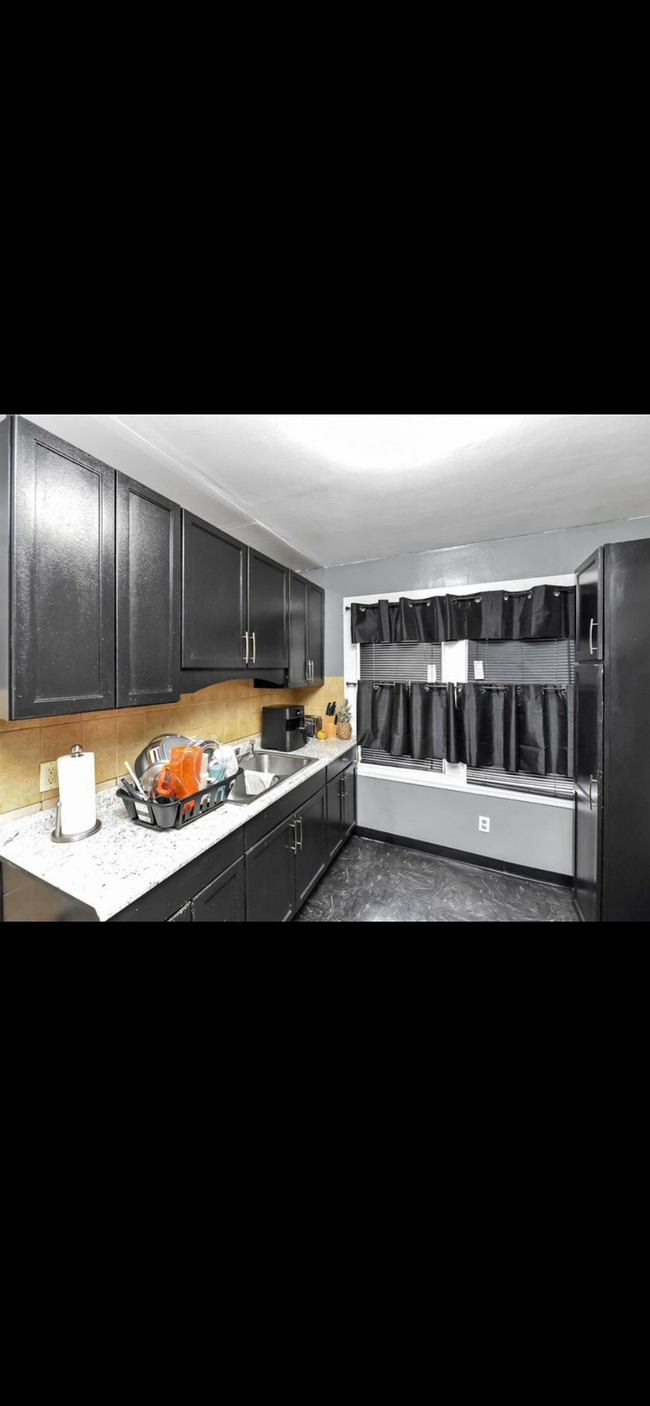 Image of 3741 E 146th St
