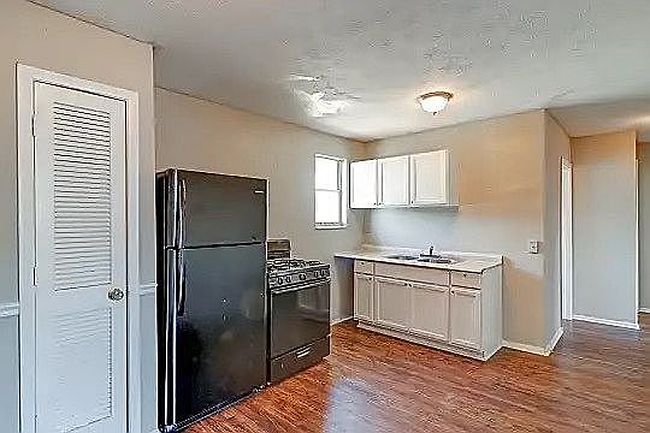 Photo of 7929 Smart Ave, Jacksonville, FL