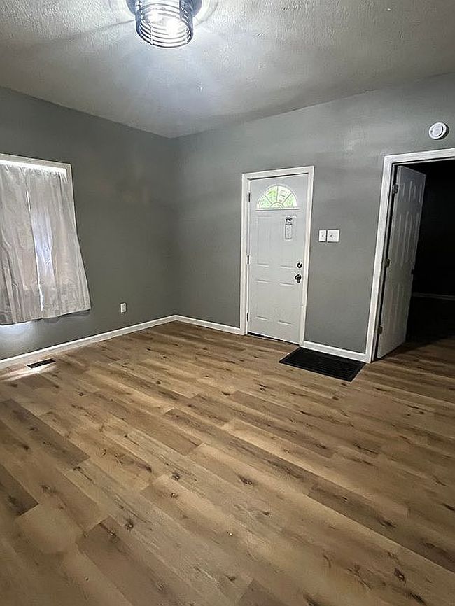 Additional photo 3 of property located at 1326 S 10th St