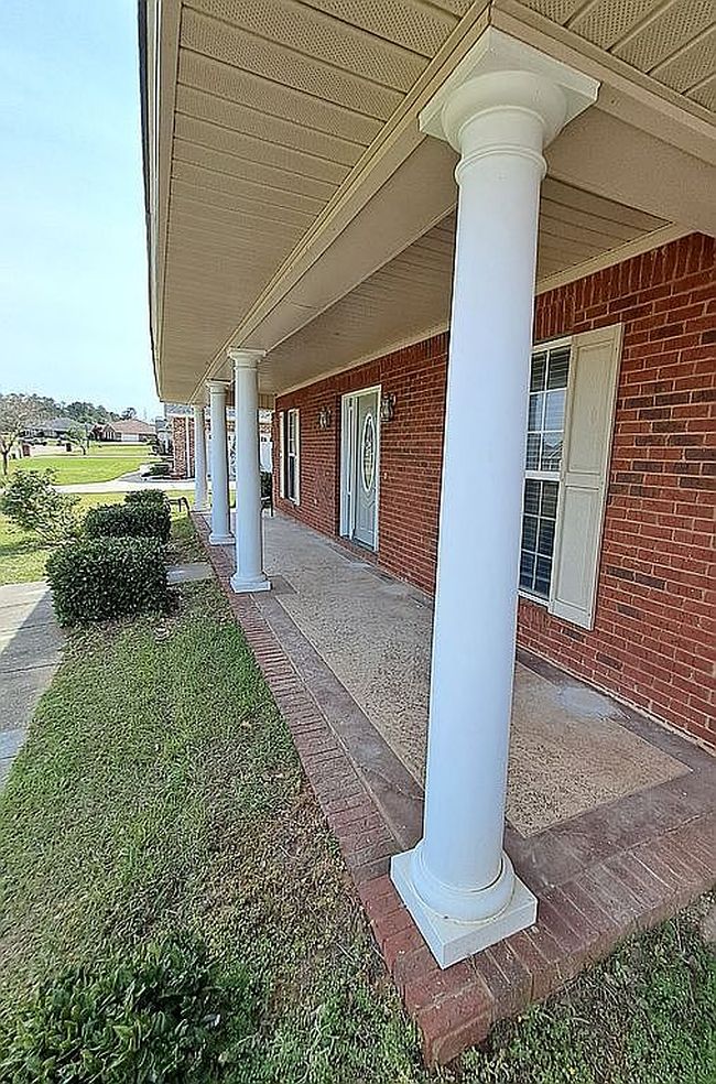 Image of 215 Sonya Dr