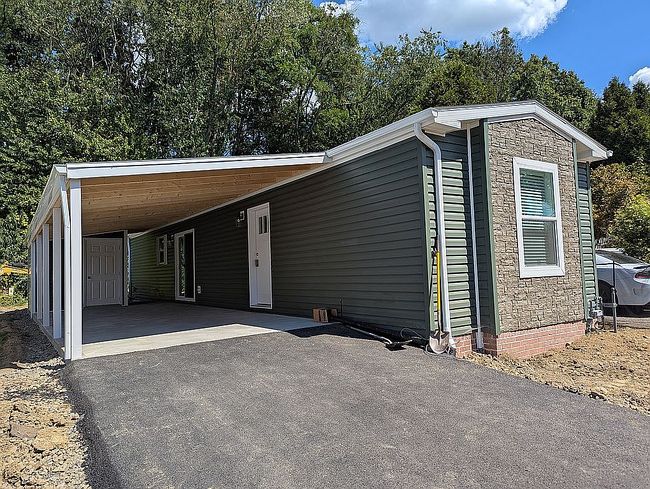 Photo of 153 Hawthorne Ct