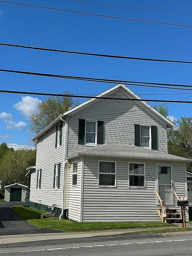 Image of 412 Main St