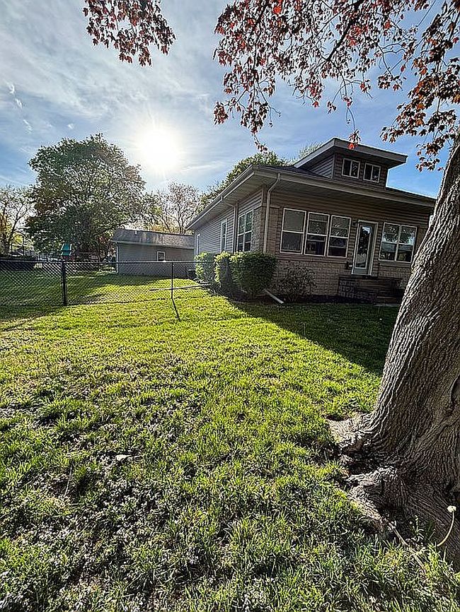 Photo of 739 N Hazel St, Pontiac, IL