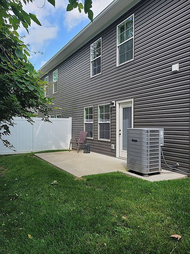 Photo of 1010 Sweet Amy Way, Sellersburg, IN