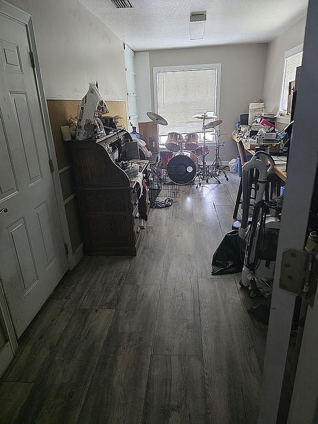 Additional photo 1 of property located at 211 Sw 47th St