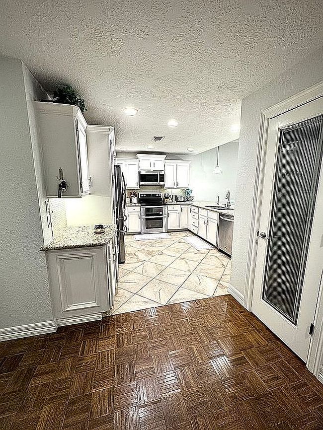 Photo of 99 April Wind Dr N, Montgomery, TX