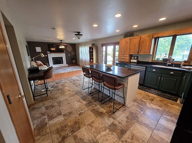 Additional photo 2 of property located at 45 Oak Ridge Dr