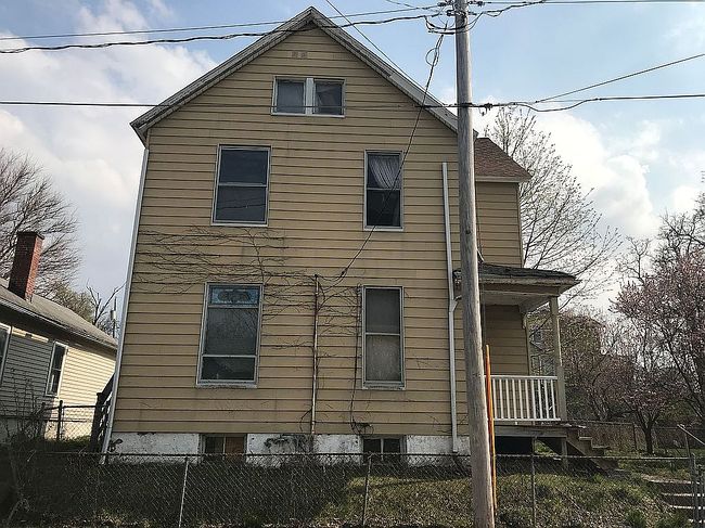 Image of 623 W 9th St