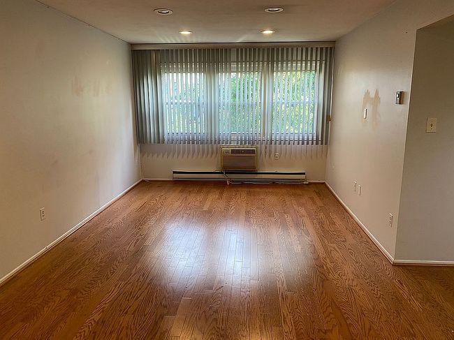 Photo of 20932 23rd Ave, Flushing, NY