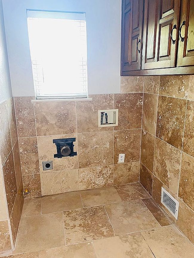 Additional photo 3 of property located at 9406 Hunters Creek Dr