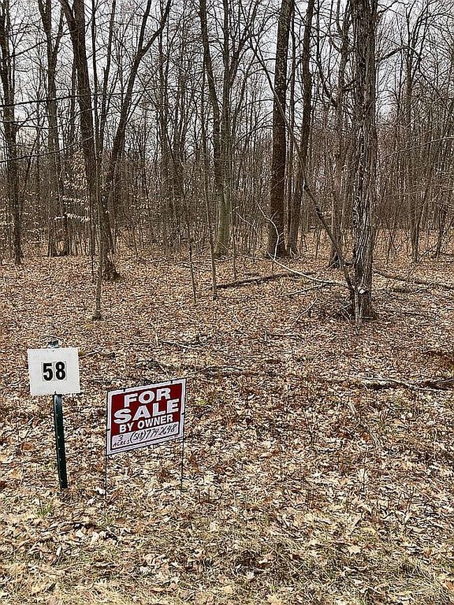 Photo of 58 Blue Jay Cir, Schaghticoke, NY