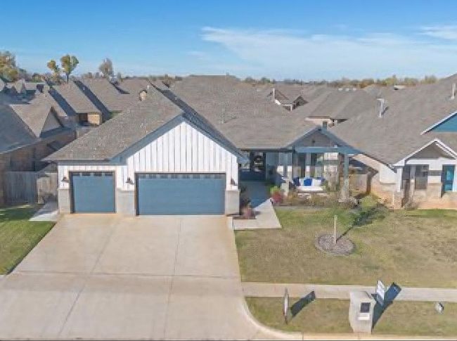 Photo of 12109 Sw 49th St, Mustang, OK