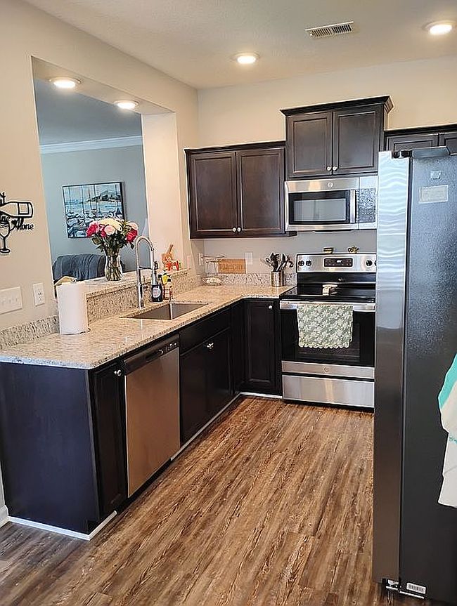 Image of 903 Kathy Ann Way W