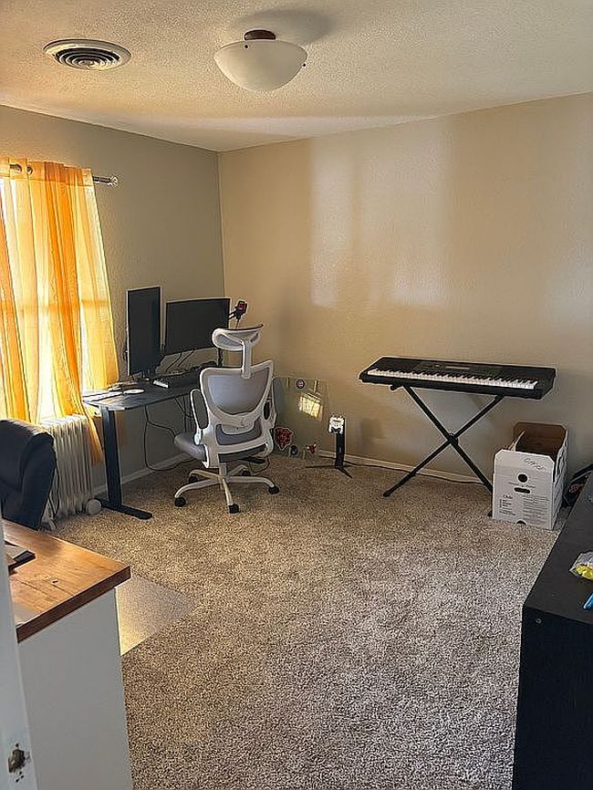 Image of 2584 Desert Hills Dr