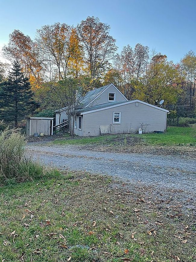 Photo of 151 Dogwood Ter, Cresco, PA