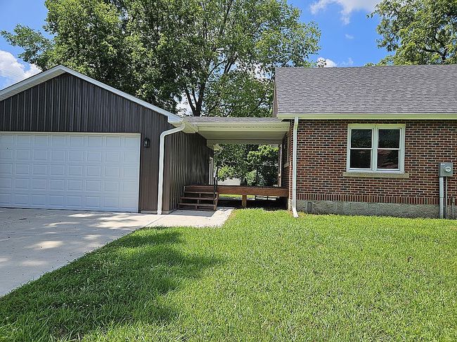 Photo of 609 Walnut St, Lacygne, KS