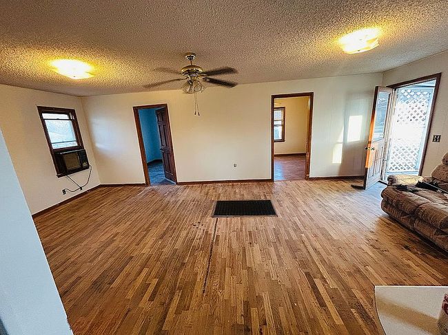 Image of 233 W Poling St