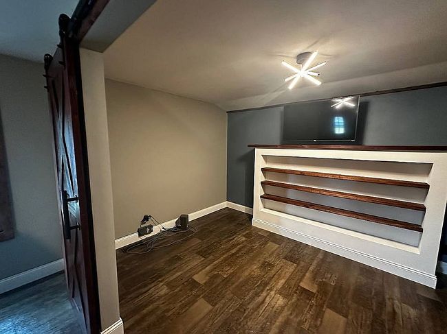 Image of 8252 N 3rd Ln