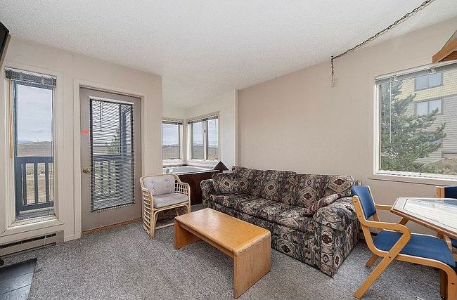Image of 247 Lake Dr