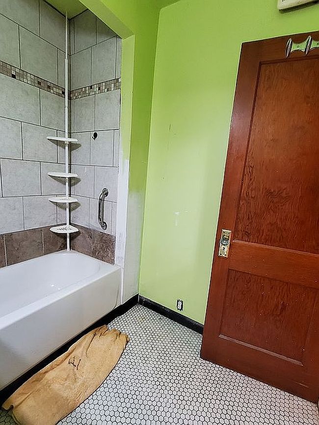 Photo of 213 Hutchinson Ave, Buffalo, NY