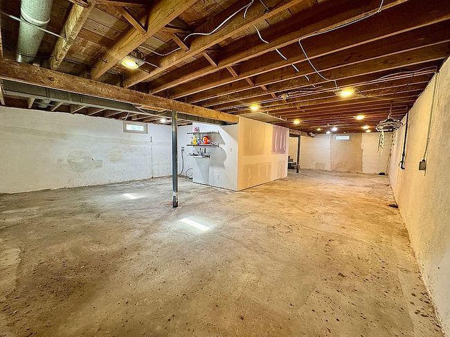 Photo of 9309 Hudson Ln, Louisville, KY