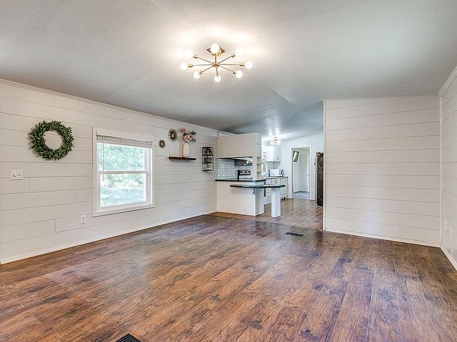 Photo of 222 N Rockwell Ave, Newcastle, OK