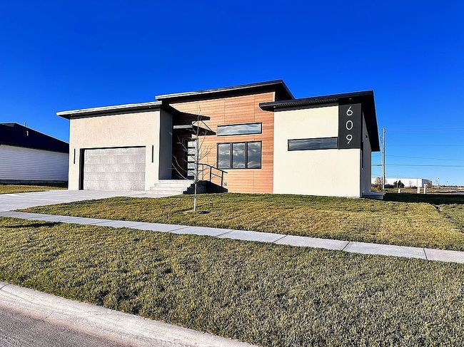 Preview of property located at 609 Brooking Cir