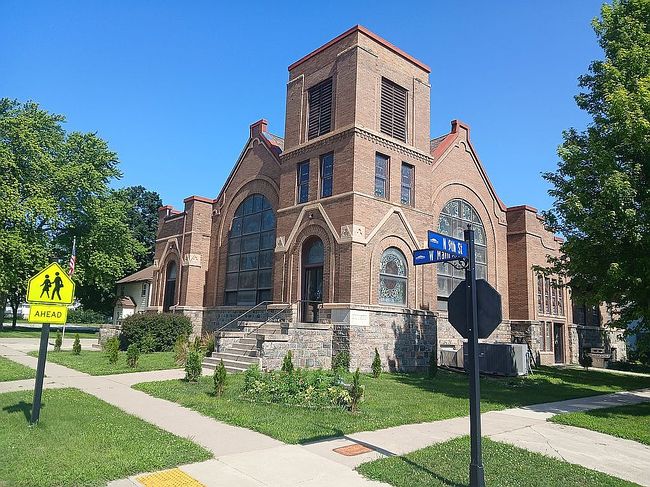 Image of 902 W Main St