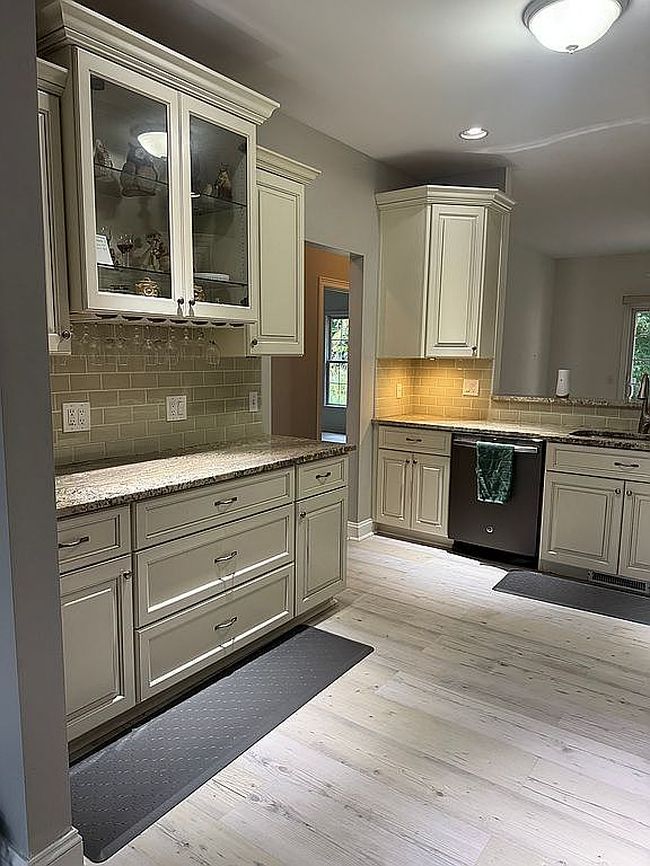 Photo of 125 Stonecreek Dr