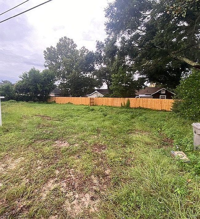 Image of 9 Broadmoor Ln