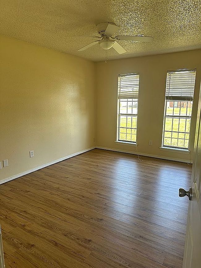Image of 419 Fairfax Dr