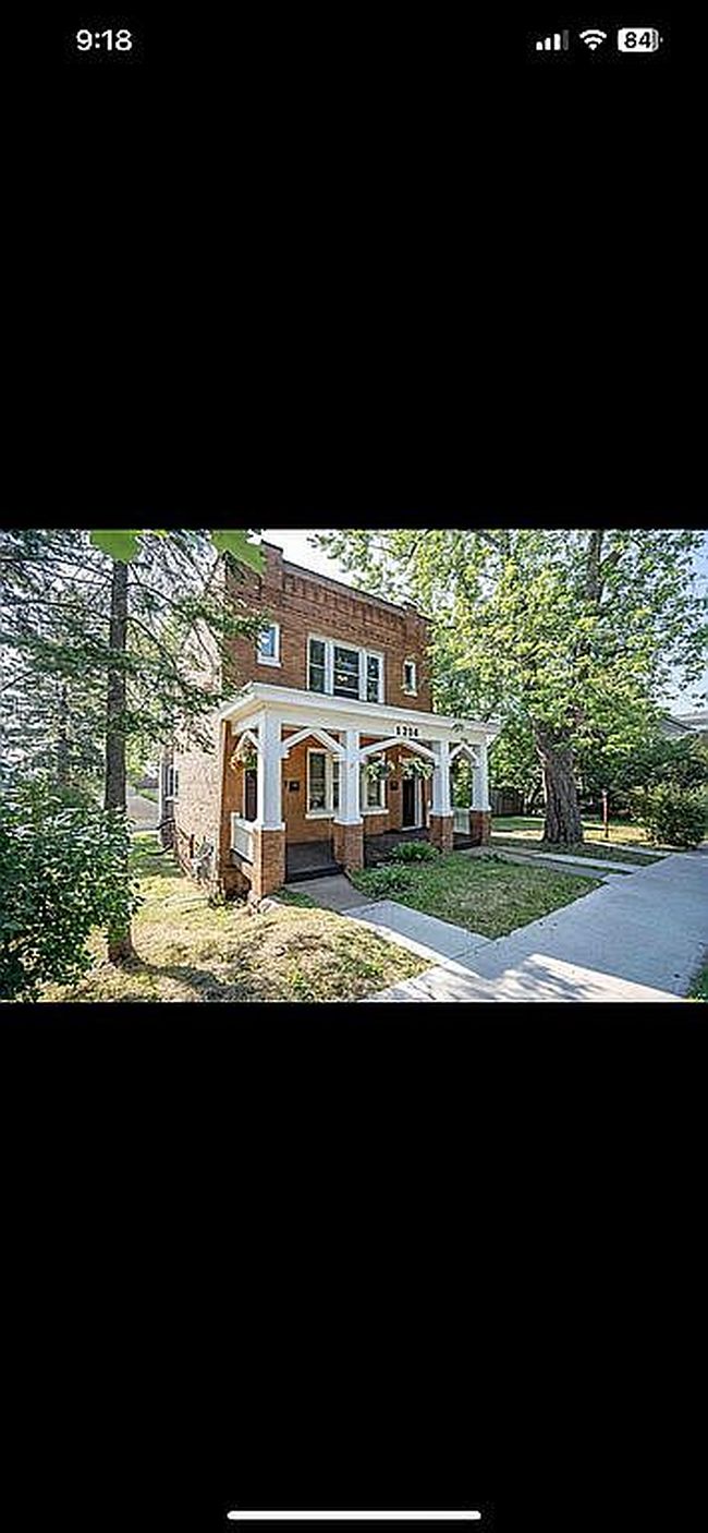 Image of 1214 E 4th St