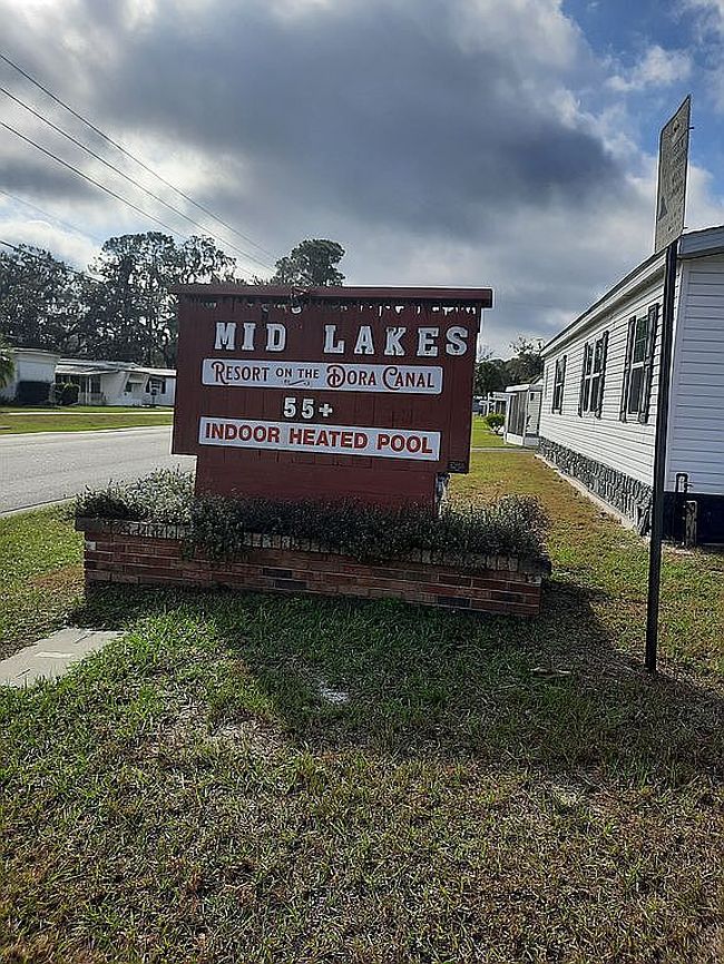 Photo of 4 Palm Pl, Tavares, FL