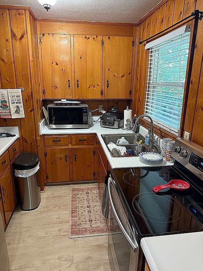 Preview of property located at 104 Falcon Dr