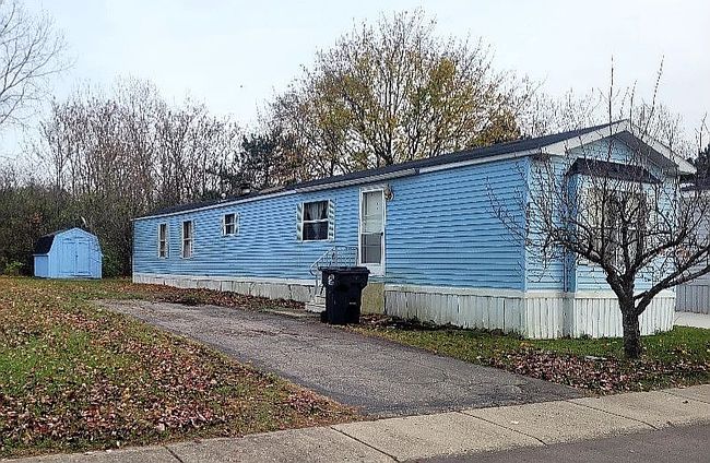Photo of 48590 Lakeview E