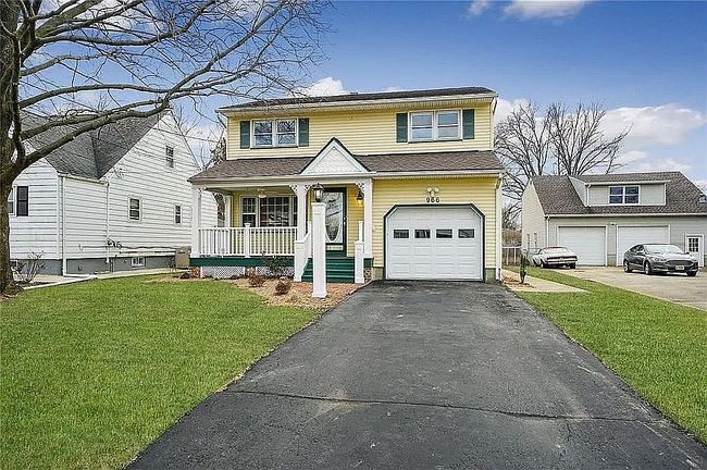 Photo of 966 Bergen Ave