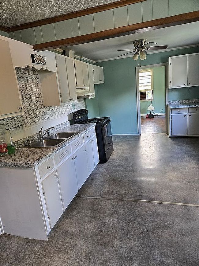 Photo of 909 Lanier Ave, Danville, VA