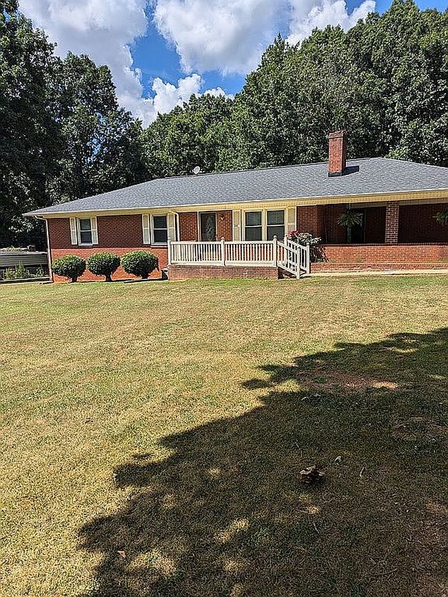 Photo of 215 Suncrest Rd, Cherryville, NC