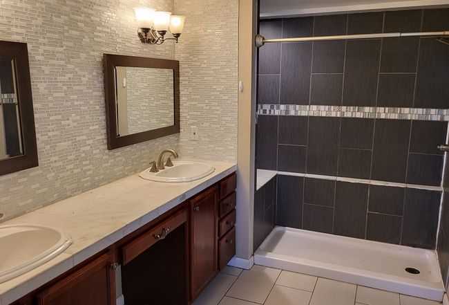 Additional photo 3 of property located at 360 S 6th Ave