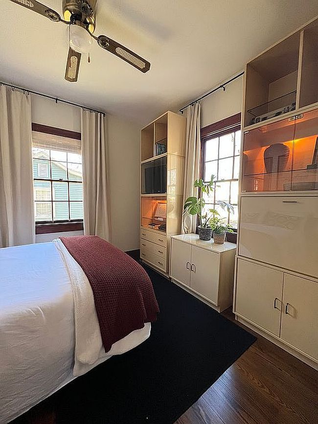 Preview of property located at 122 Sulgrave St