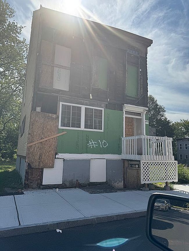 Photo of 10 Lexington Ave