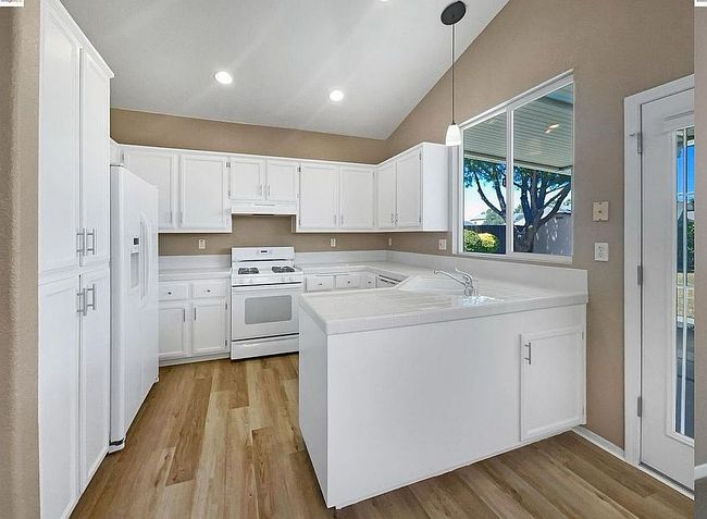 Photo of 584 Stewart Way, Rio Vista, CA