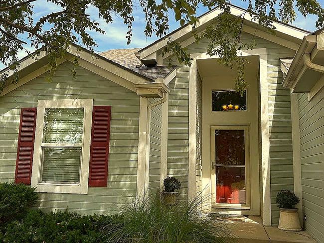 Photo of 1004 Hackberry Ct