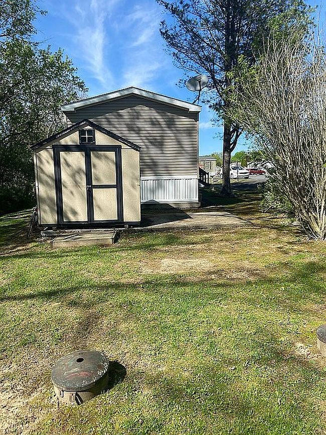Image of 16 Park Cir