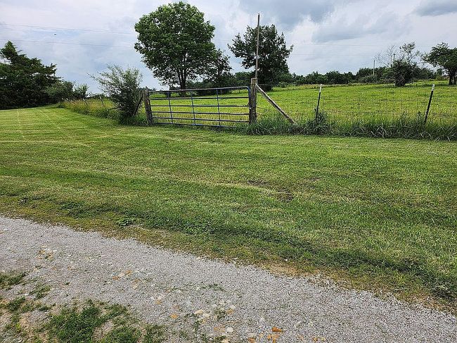 Photo of 10673 Audrain Rd E #973, Centralia, MO