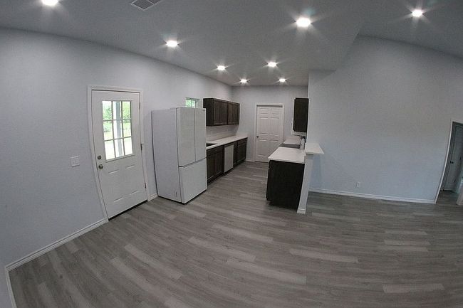Photo of 450 Governor Hogg Dr, Pointblank, TX