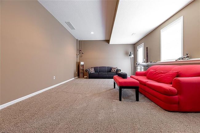 Photo of 1715 Nw 93rd St, Kansas City, MO