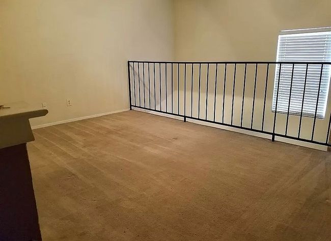 Photo of 60 Abbey Rd, Euless, TX
